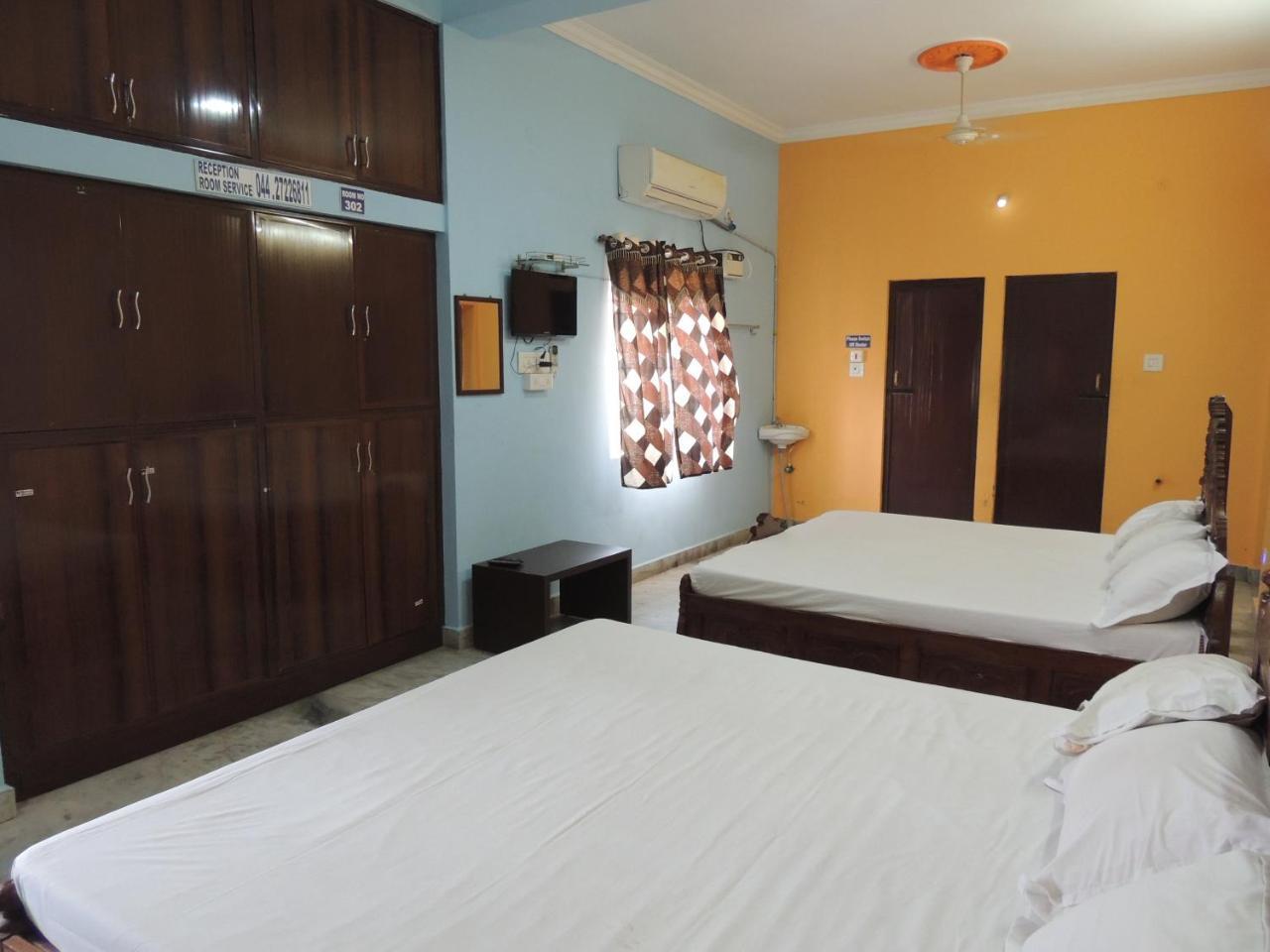 Radha Party Hall Канчипурам Екстериор снимка