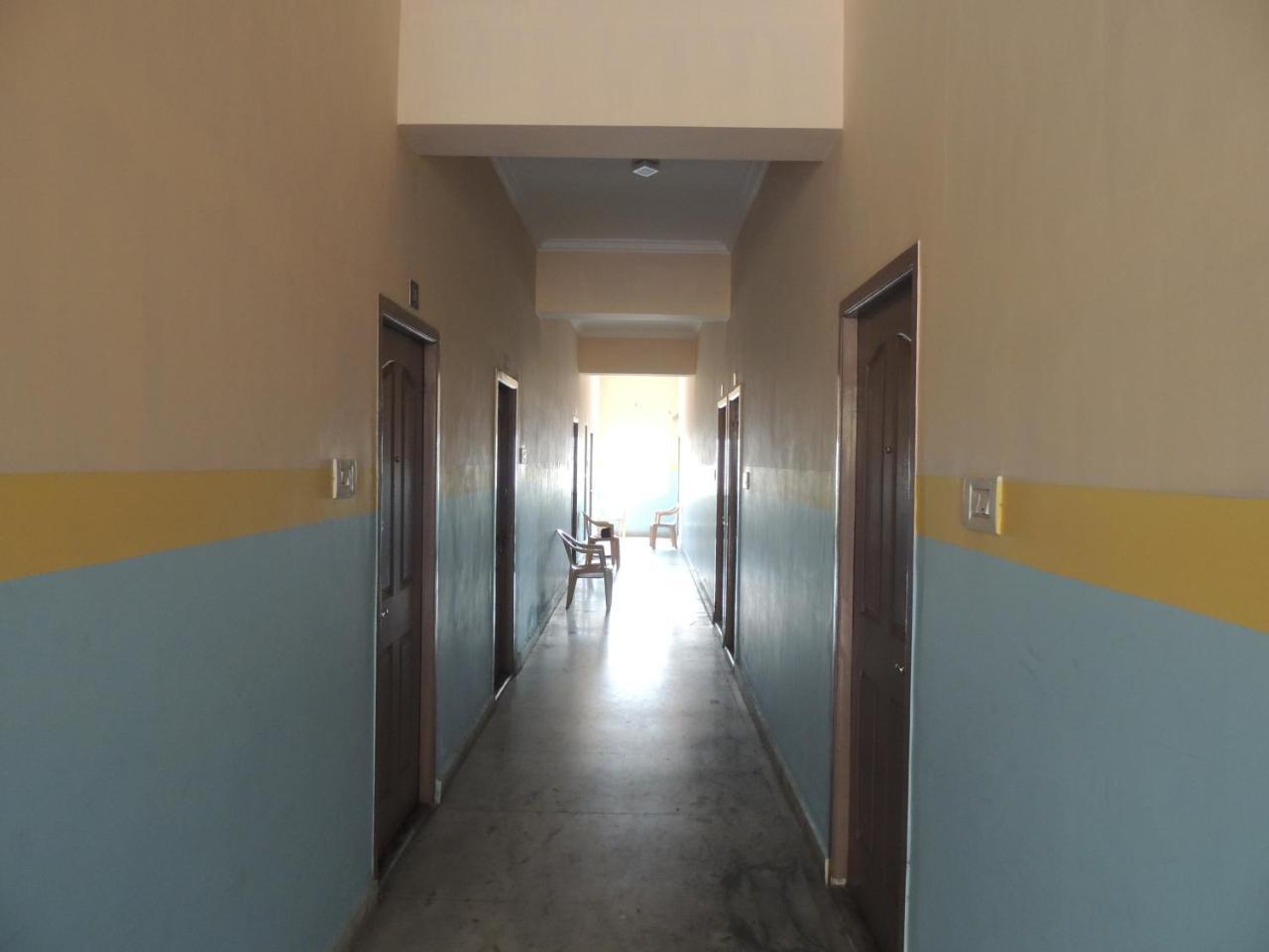 Radha Party Hall Канчипурам Екстериор снимка